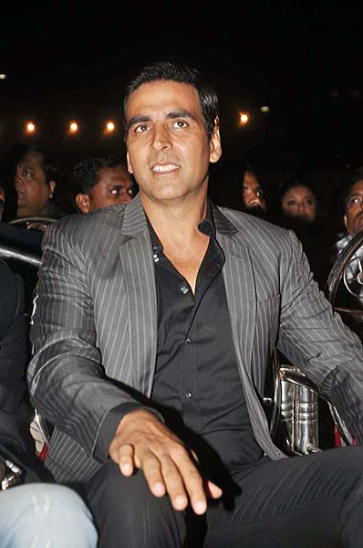 मुंबई पुलिस को बॉलीवुड का सलाम |  सितारों की मस्‍ती