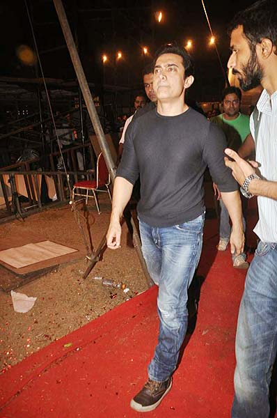 मुंबई पुलिस को बॉलीवुड का सलाम |  सितारों की मस्‍ती