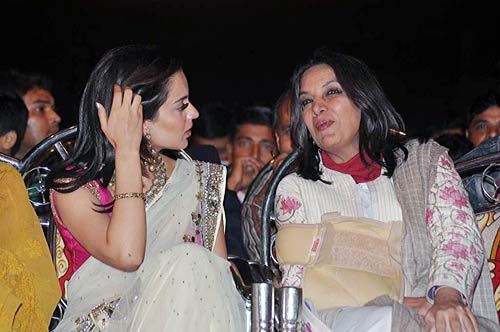 मुंबई पुलिस को बॉलीवुड का सलाम |  सितारों की मस्‍ती