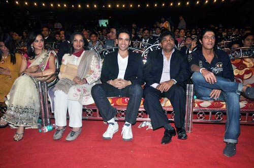 मुंबई पुलिस को बॉलीवुड का सलाम |  सितारों की मस्‍ती