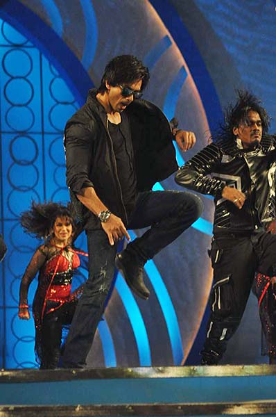 मुंबई पुलिस को बॉलीवुड का सलाम |  सितारों की मस्‍ती