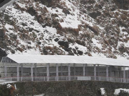 बर्फबारी के बीच 'जय माता दी' की गूंज | विशेष कवरेज