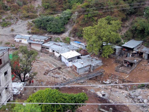 बर्फबारी के बीच 'जय माता दी' की गूंज | विशेष कवरेज