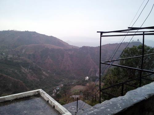 बर्फबारी के बीच 'जय माता दी' की गूंज | विशेष कवरेज