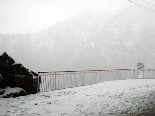 बर्फबारी के बीच 'जय माता दी' की गूंज | विशेष कवरेज