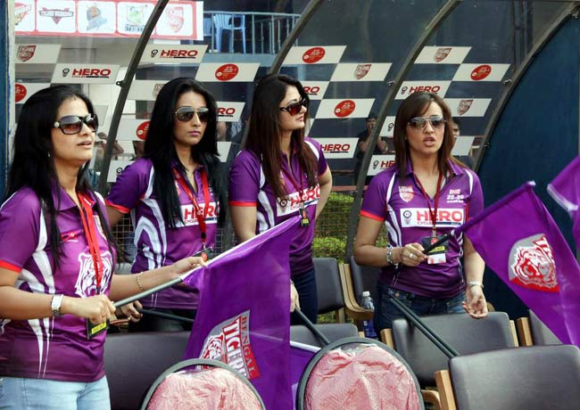 सेलिब्रेटी क्रिकेट लीग में सितारे | सबसे अमीर मॉडल