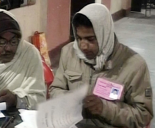 तस्‍वीरों में यूपी के चुनावी घमासान का दूसरा दौर...