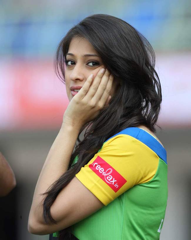 सेलिब्रेटी क्रिकेट लीग में सितारे | सबसे अमीर मॉडल