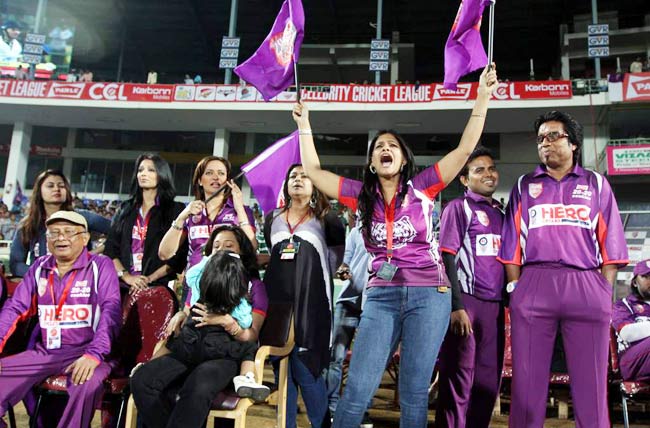 सेलिब्रेटी क्रिकेट लीग में सितारे | सबसे अमीर मॉडल