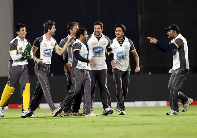 सेलिब्रेटी क्रिकेट लीग में सितारे | सबसे अमीर मॉडल