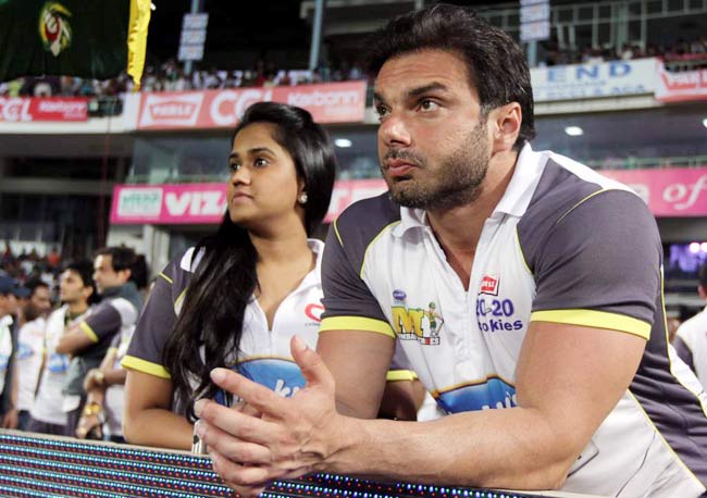 सेलिब्रेटी क्रिकेट लीग में सितारे | सबसे अमीर मॉडल