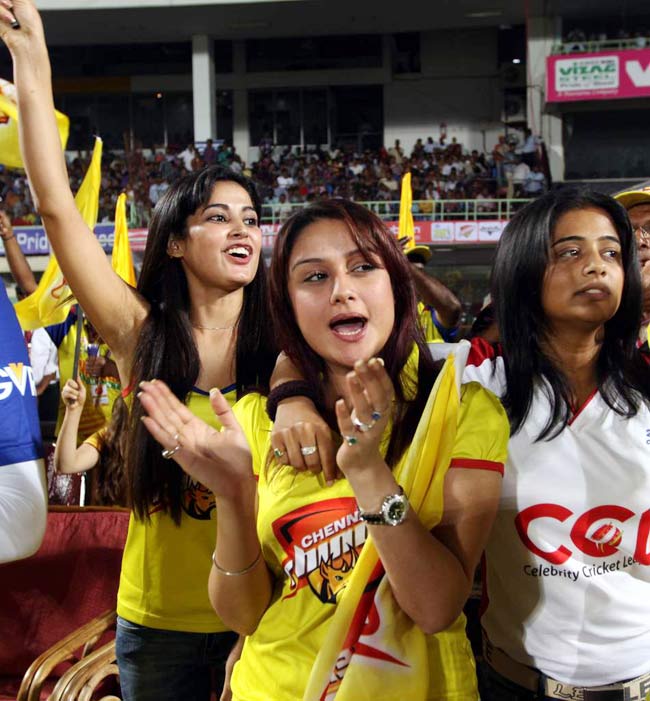 सेलिब्रेटी क्रिकेट लीग में सितारे | सबसे अमीर मॉडल