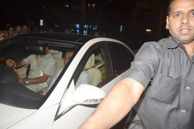 घर लौट आया बॉलीवुड का महानायक | अमिताभ पर विशेष