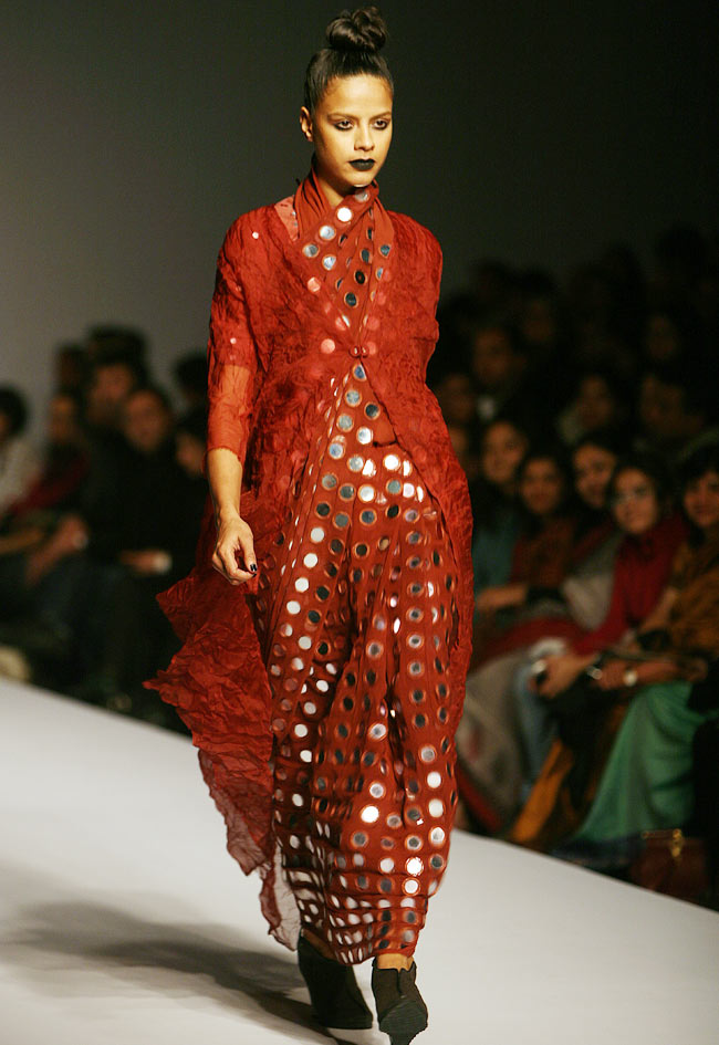 WIFW: मनीष मल्‍होत्रा ने दिल्‍ली में बिखेरा कश्‍मीर का जादू