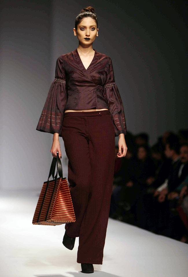 WIFW: मनीष मल्‍होत्रा ने दिल्‍ली में बिखेरा कश्‍मीर का जादू