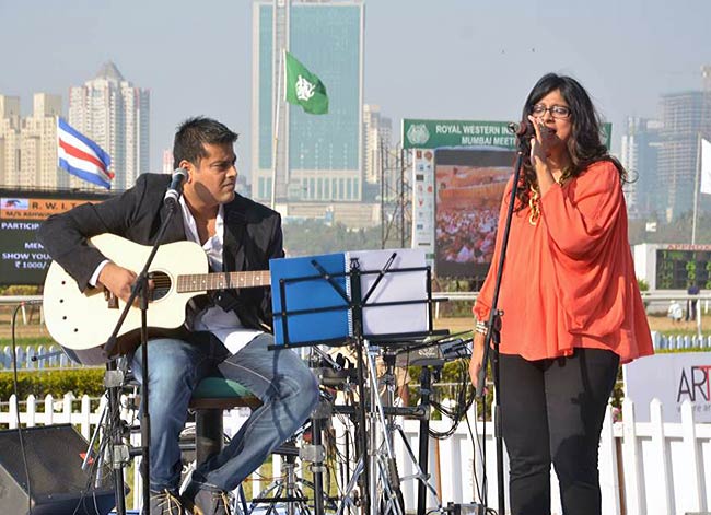 सितारों से गुलजार हुई एजीपी रेस । सितारों की मस्‍ती