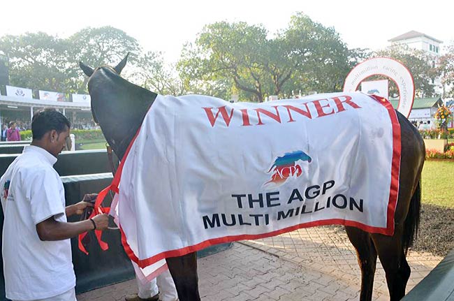 सितारों से गुलजार हुई एजीपी रेस । सितारों की मस्‍ती