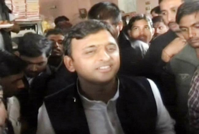 14 फरवरी 2012: तस्‍वीरों में देखें दिनभर की बड़ी खबरें | पढ़ें