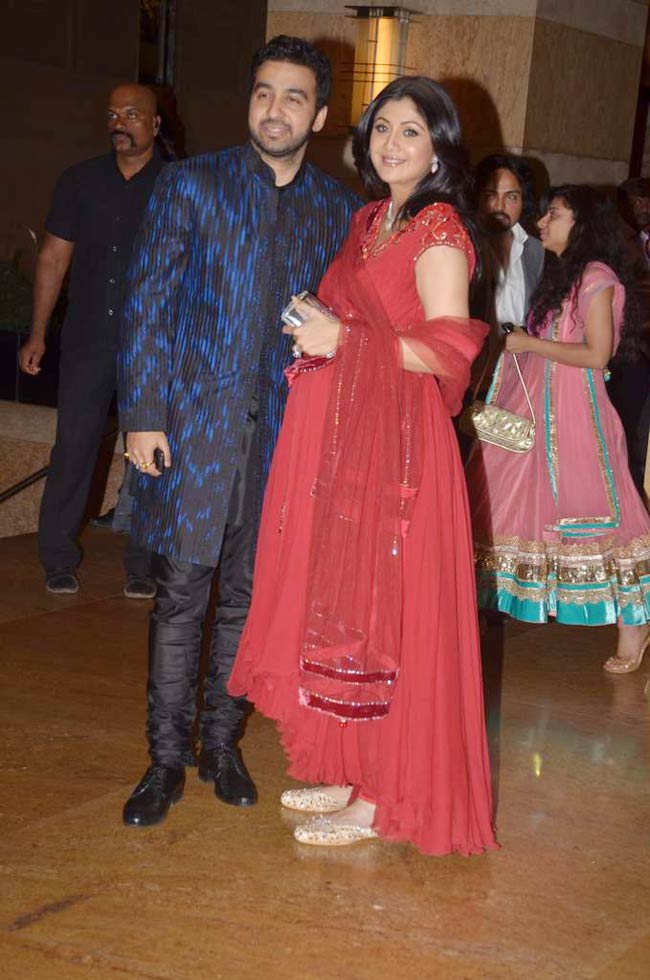 देशमुख परिवार में फिर मचा धमाल | संगीत समारोह की तस्‍वीरें