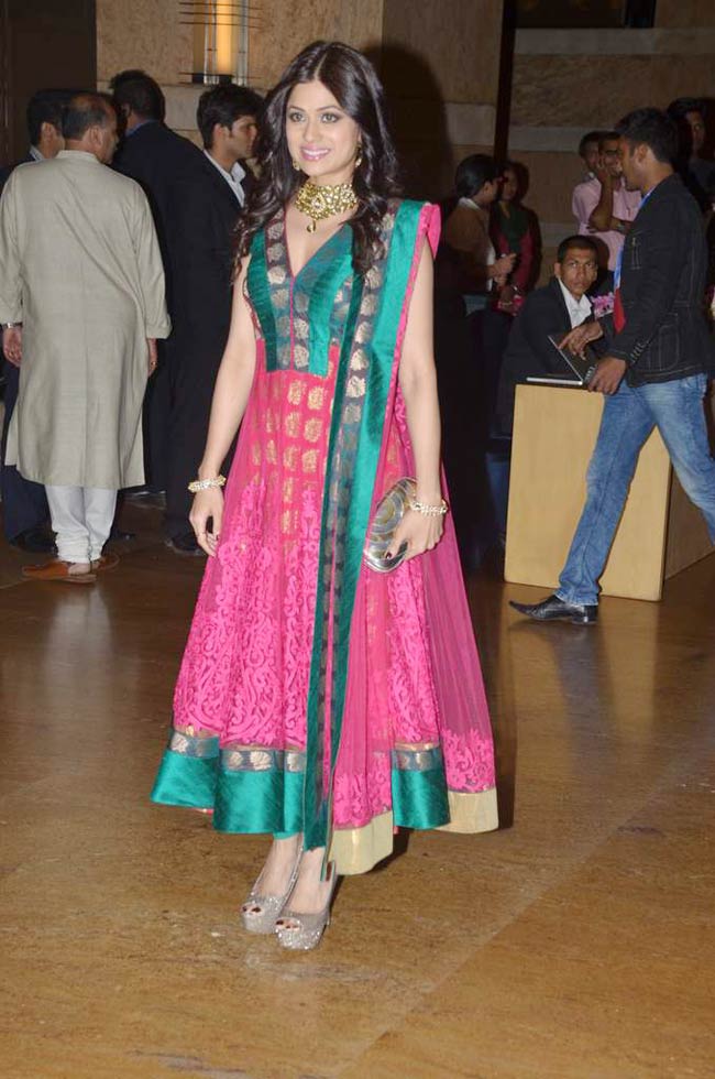 देशमुख परिवार में फिर मचा धमाल | संगीत समारोह की तस्‍वीरें