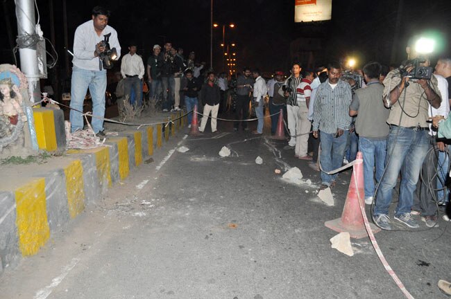 तस्वीरों में देखें गुवाहाटी में ब्लास्ट के बाद की हालत