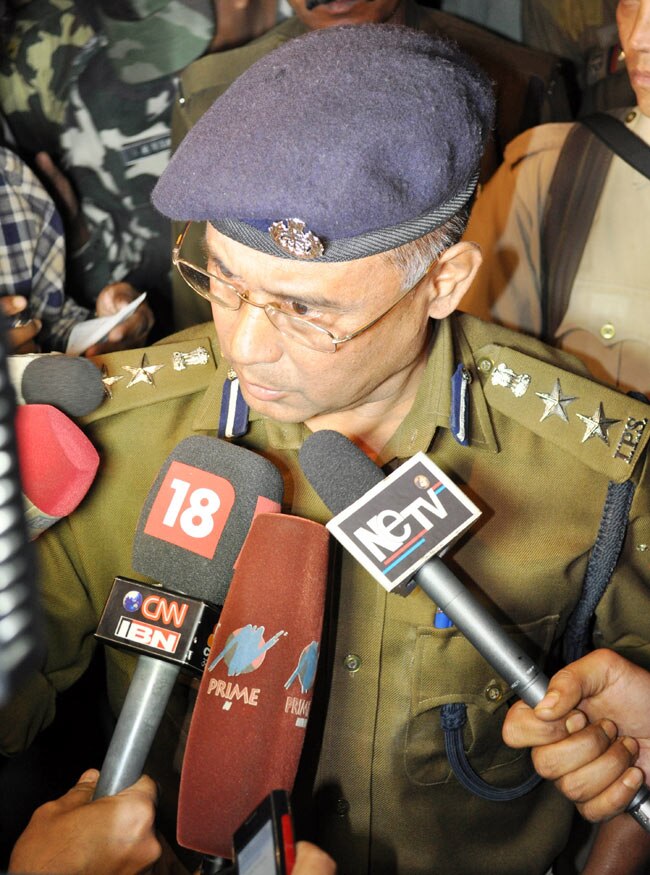 तस्वीरों में देखें गुवाहाटी में ब्लास्ट के बाद की हालत