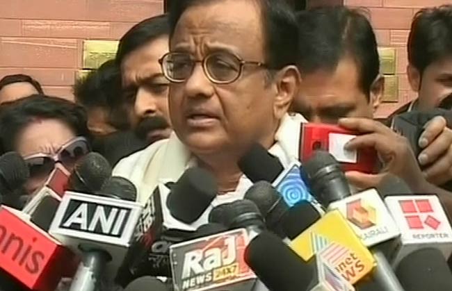 14 फरवरी 2012: तस्‍वीरों में देखें दिनभर की बड़ी खबरें | पढ़ें