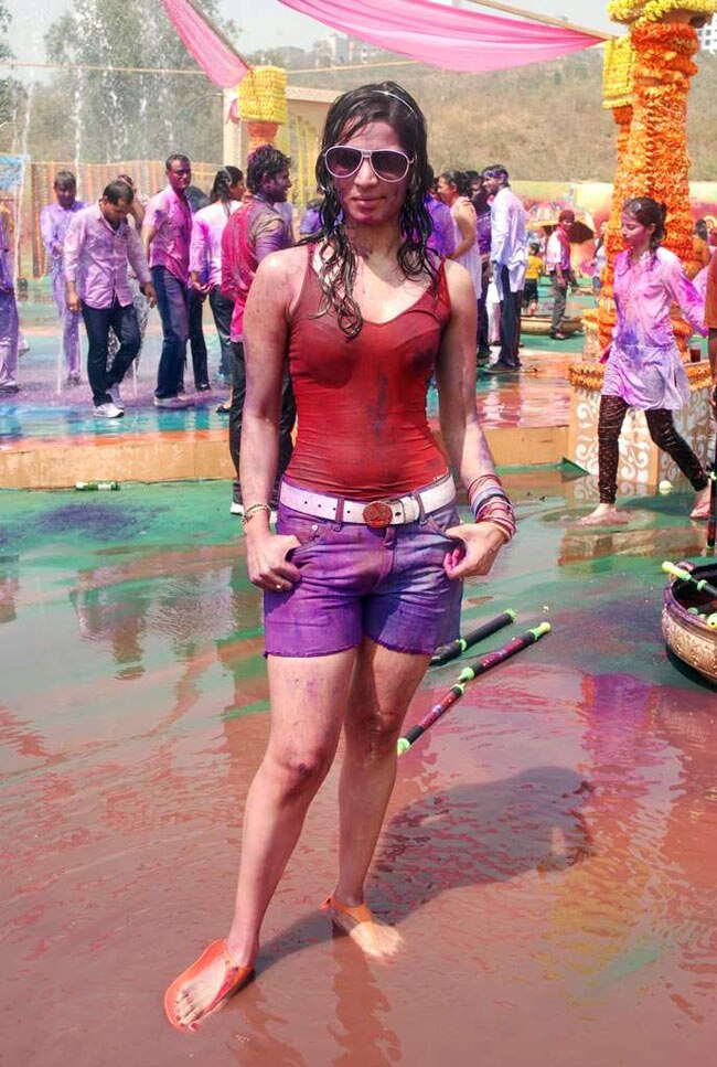 टीवीपुर के सितारों का होली धमाल । सितारों की मस्‍ती