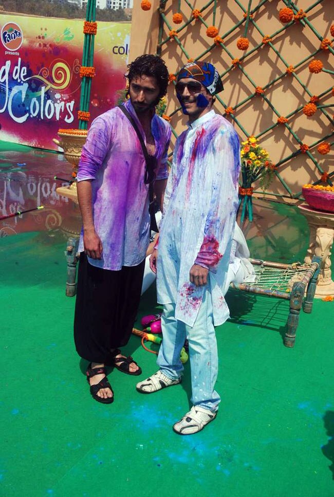 टीवीपुर के सितारों का होली धमाल । सितारों की मस्‍ती