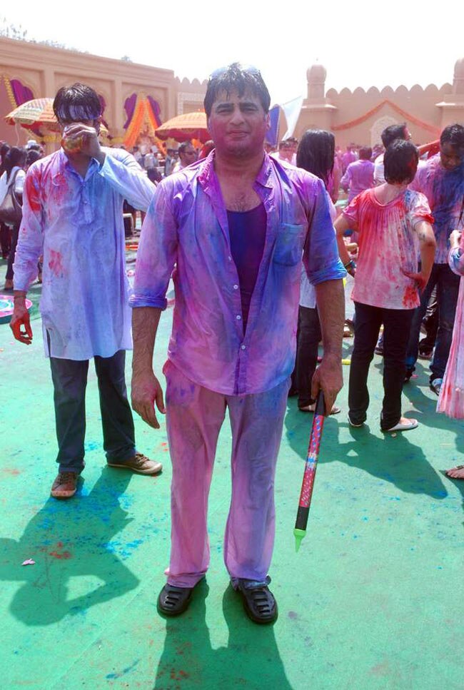 टीवीपुर के सितारों का होली धमाल । सितारों की मस्‍ती