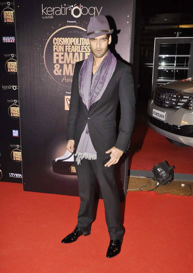 सितारों से सजी कॉस्मोपोलिटन अवॉर्ड्स की शाम | हसीनाएं