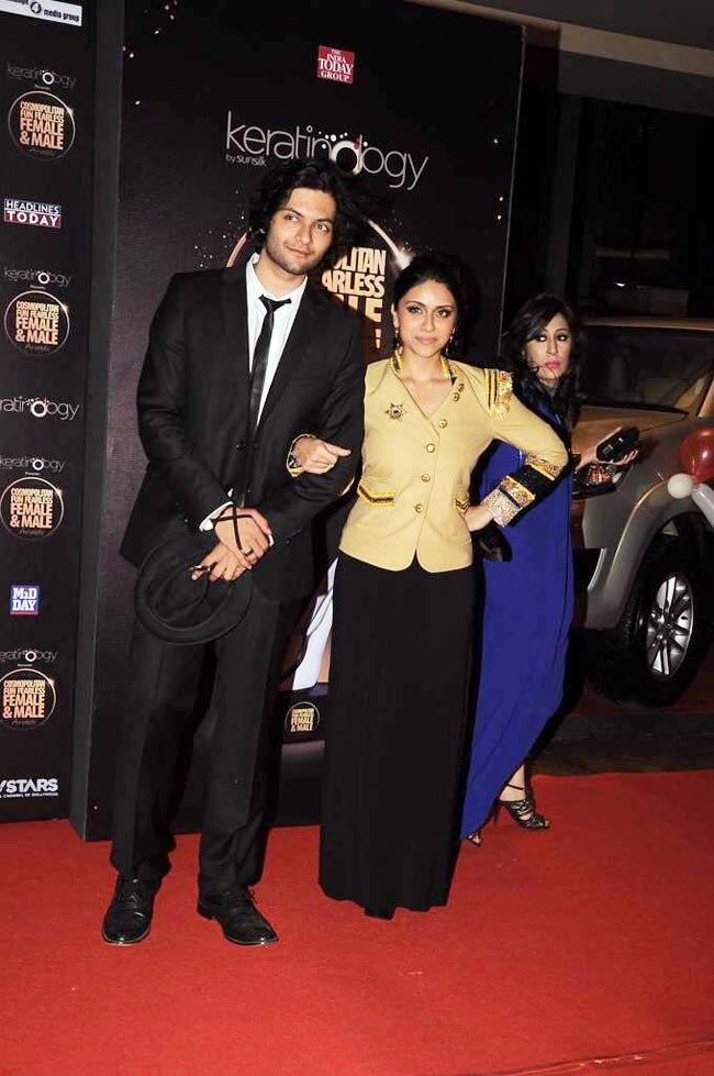 सितारों से सजी कॉस्मोपोलिटन अवॉर्ड्स की शाम | हसीनाएं