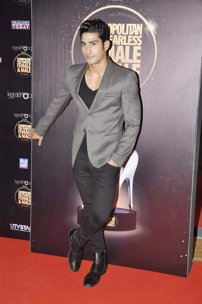 सितारों से सजी कॉस्मोपोलिटन अवॉर्ड्स की शाम | हसीनाएं