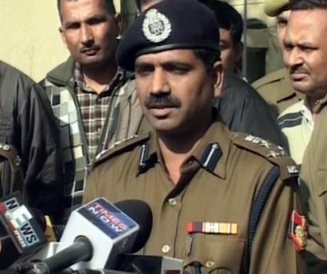 25 फरवरी 2012: तस्‍वीरों में देखें दिनभर की बड़ी खबरें | पढ़ें