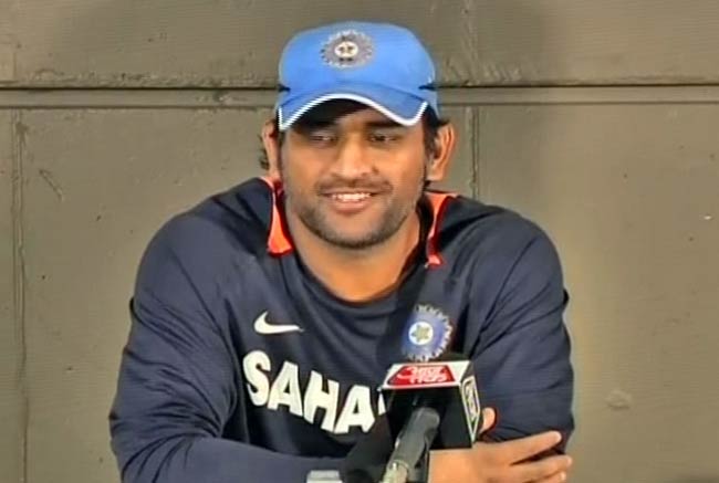 25 फरवरी 2012: तस्‍वीरों में देखें दिनभर की बड़ी खबरें | पढ़ें