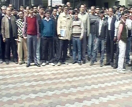 15 फरवरी 2012: तस्‍वीरों में देखें दिनभर की बड़ी खबरें | पढ़ें