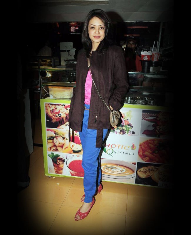 'एक दीवाना था' की स्‍क्रीनिंग पर जुटे सितारे | बोल्‍ड बालाएं