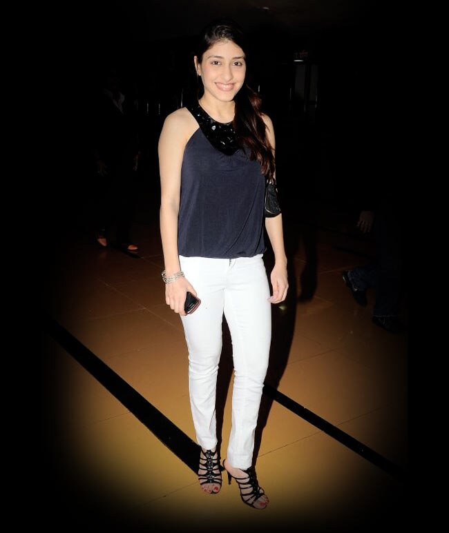 'एक दीवाना था' की स्‍क्रीनिंग पर जुटे सितारे | बोल्‍ड बालाएं