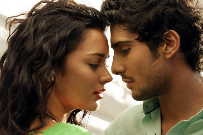 तस्‍वीरों में फिल्‍म 'एक दीवाना था' की पहली झलक