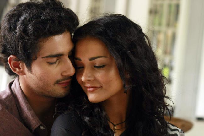 तस्‍वीरों में फिल्‍म 'एक दीवाना था' की पहली झलक