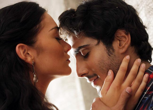 तस्‍वीरों में फिल्‍म 'एक दीवाना था' की पहली झलक