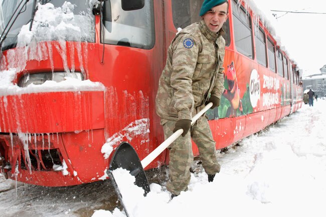 यूरोप में भारी बर्फबारी, आम जिंदगी प्रभावित