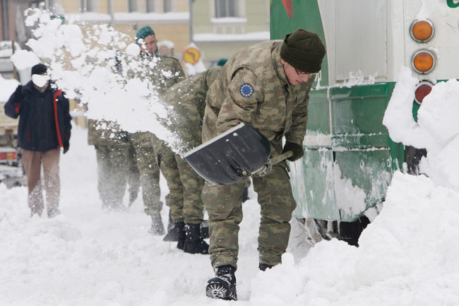 यूरोप में भारी बर्फबारी, आम जिंदगी प्रभावित