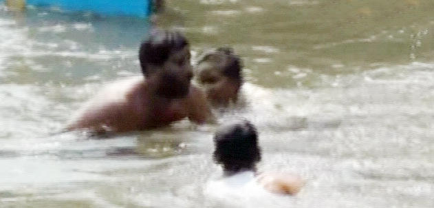 18 फरवरी 2012: तस्‍वीरों में देखें दिनभर की बड़ी खबरें | पढ़ें