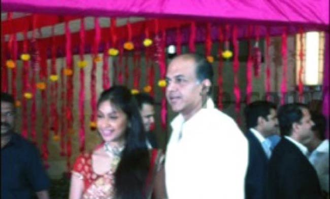 रितेश-जेनेलिया को शादी की सालगिरह मुबारक...