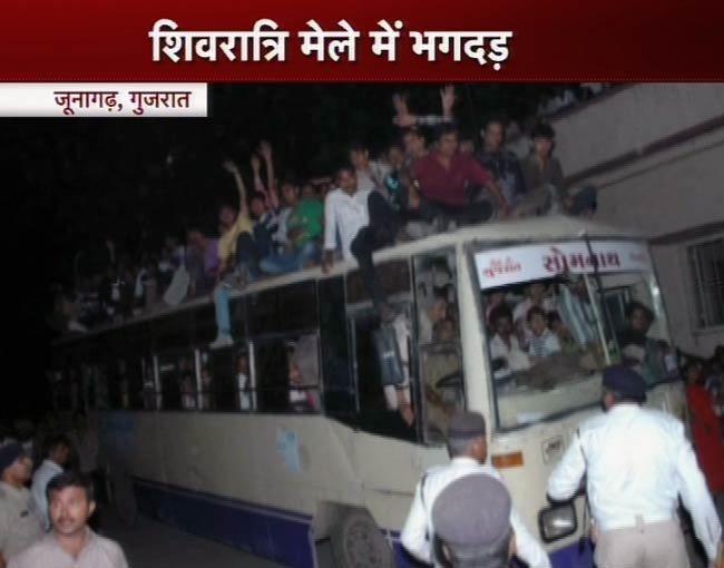 गुजरात: मंदिर में भगदड़, 8 मरे, 30 जख्‍मी