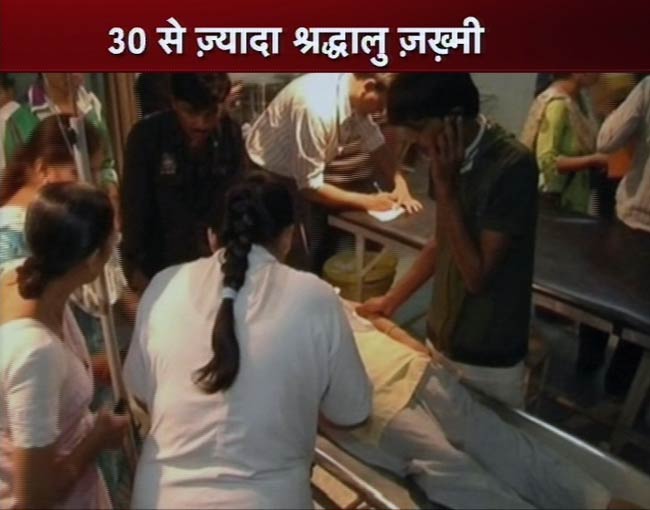 गुजरात: मंदिर में भगदड़, 8 मरे, 30 जख्‍मी