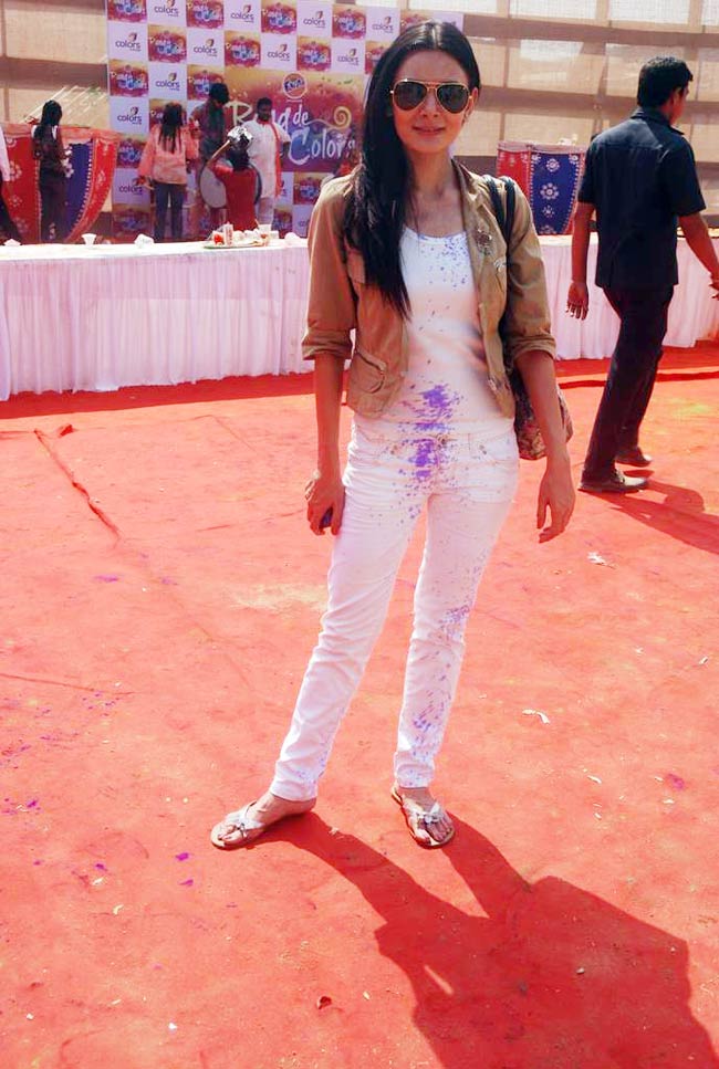 टीवीपुर के सितारों का होली धमाल । सितारों की मस्‍ती