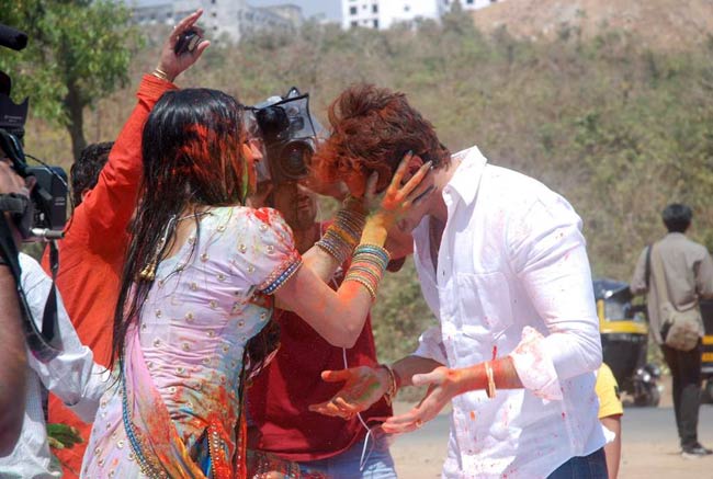 टीवीपुर के सितारों का होली धमाल । सितारों की मस्‍ती