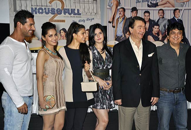 'हाउसफुल-2: द डर्टी डजन' का फर्स्‍ट लुक लॉन्‍च | जिस्‍म दिखाने की होड
